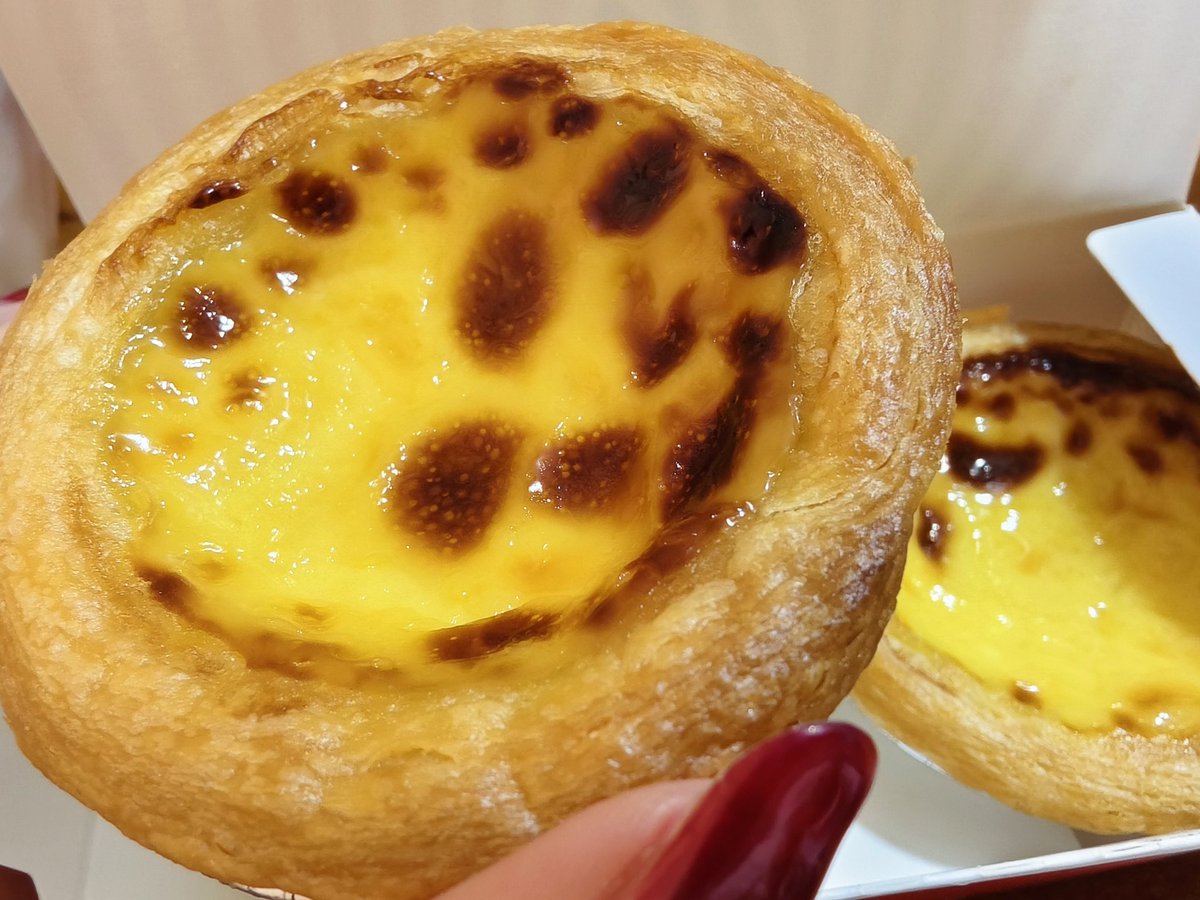 疯狂星期四，狂炫了4个蛋挞，好撑呀