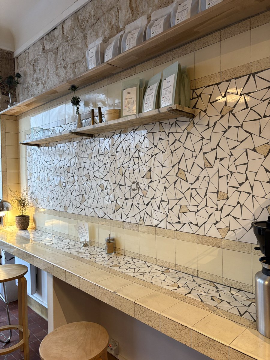 Les Tasters tweet media