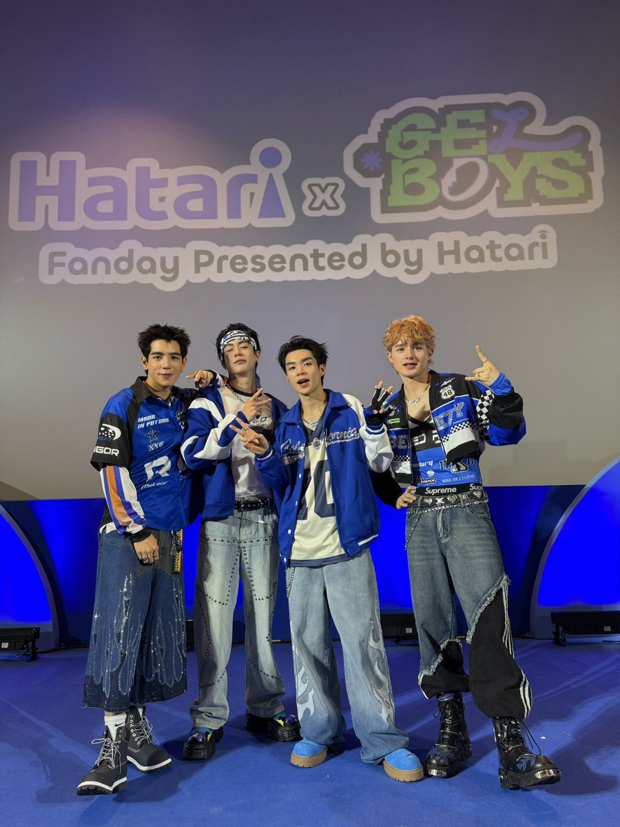 ขอบคุณ HATARI ที่จัดกิจกรรมสนุก ๆ และอบอุ่นแบบนี้นะค้าบ วันเติมนี้เติมเจลบี๋เต็มอิ่มสุดๆ◟( ˃̶͈◡ ˂̶͈ )◞ ไว้เจอกันใหม่งานหน้านะค้าบ 
*ੈ✩‧₊˚༺☆༻*ੈ✩‧₊˚

GELBOYS fanday by HATARI
#HATARIxGELBOYS
#GELBOYSfandaybyHATARI
#PIDEmonthapoom
#NEWCHAYAPAK
#PJmahidol
#LEONBROCCO
#LOOKE