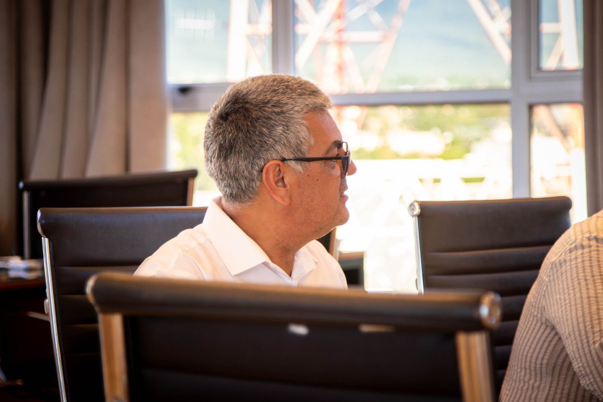 Recibimos a los compañeros del Municipio de la MATANZA con el Dip. RAÚL CABRAL…

La situacion ECONÓMICA y asfixia financiera del Gob. Nacional nos preocupa a todos. ARGENTINA es UNA SOLA Y ES PARA TODOS. 

Somos TIERRA de OPORTUNIDADES, y principalmente, TIERRA FEDERAL.