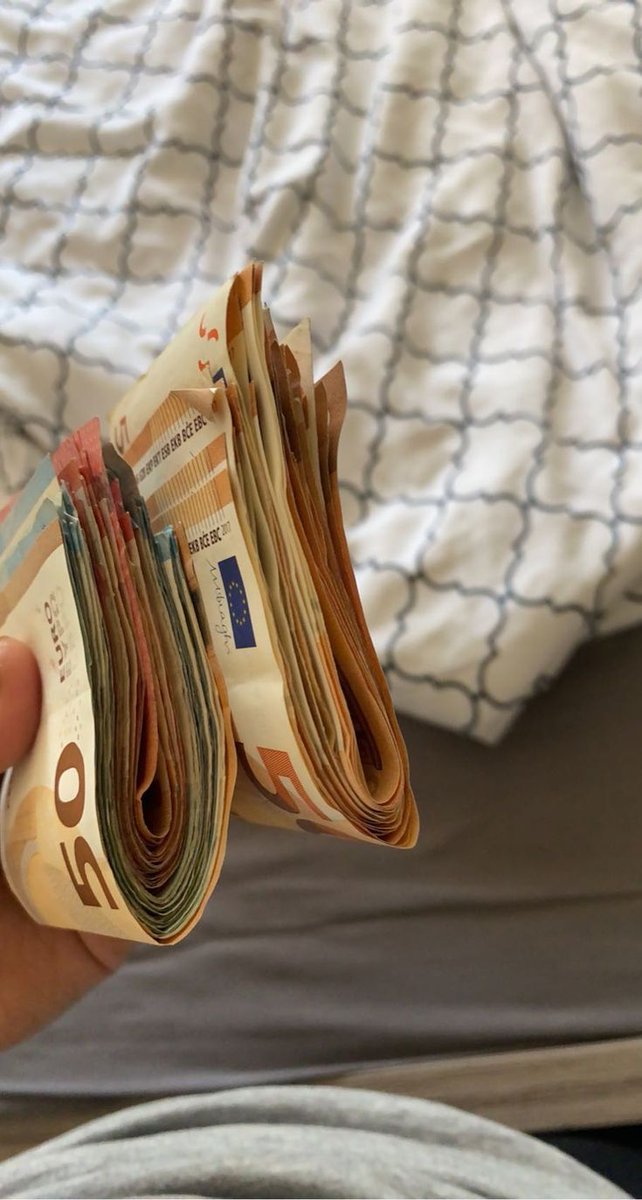 400 followers?? you guys are crazy...  as a reward 

- 250€ giveaway
rt + like 🔔