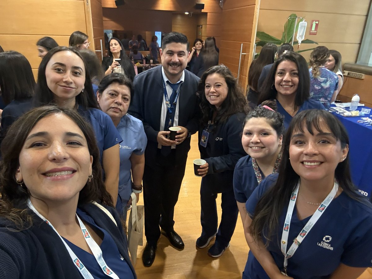 FranVives's tweet photo. Con nuestro Líder  BPSO y enfermero jefe gestión del cuidado Clínica Las Condes #rnao #bpsoclc #championsbpso https://t.co/C0v8vky76x