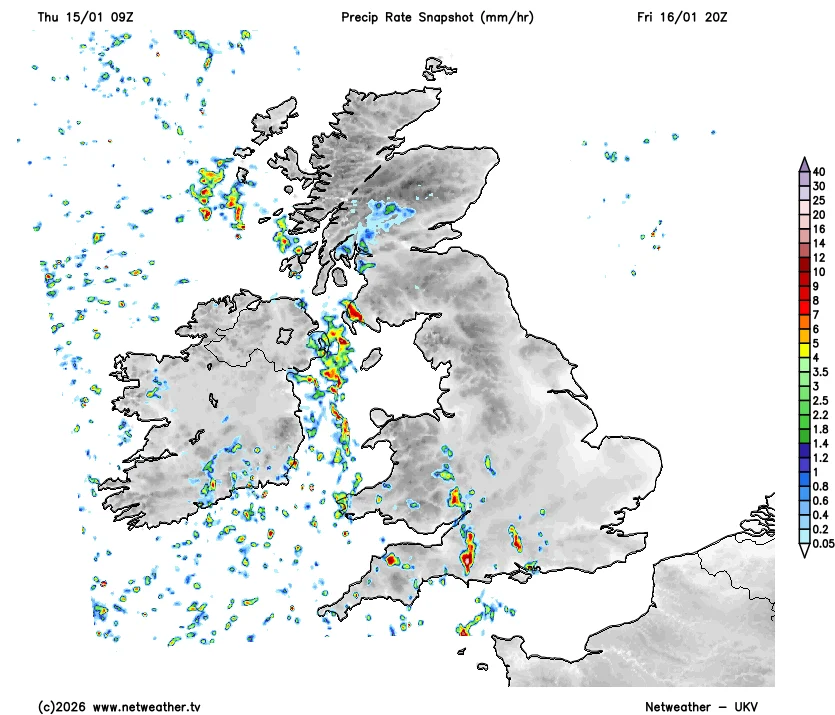 UKWX_'s tweet photo. Tomorrow we're going to be seeing showers feeding in from an uncommon S/SW'ly direction. There's a risk of a thundery component to these, likewise with the ones pushing in through the evening. https://t.co/9h658S1aos