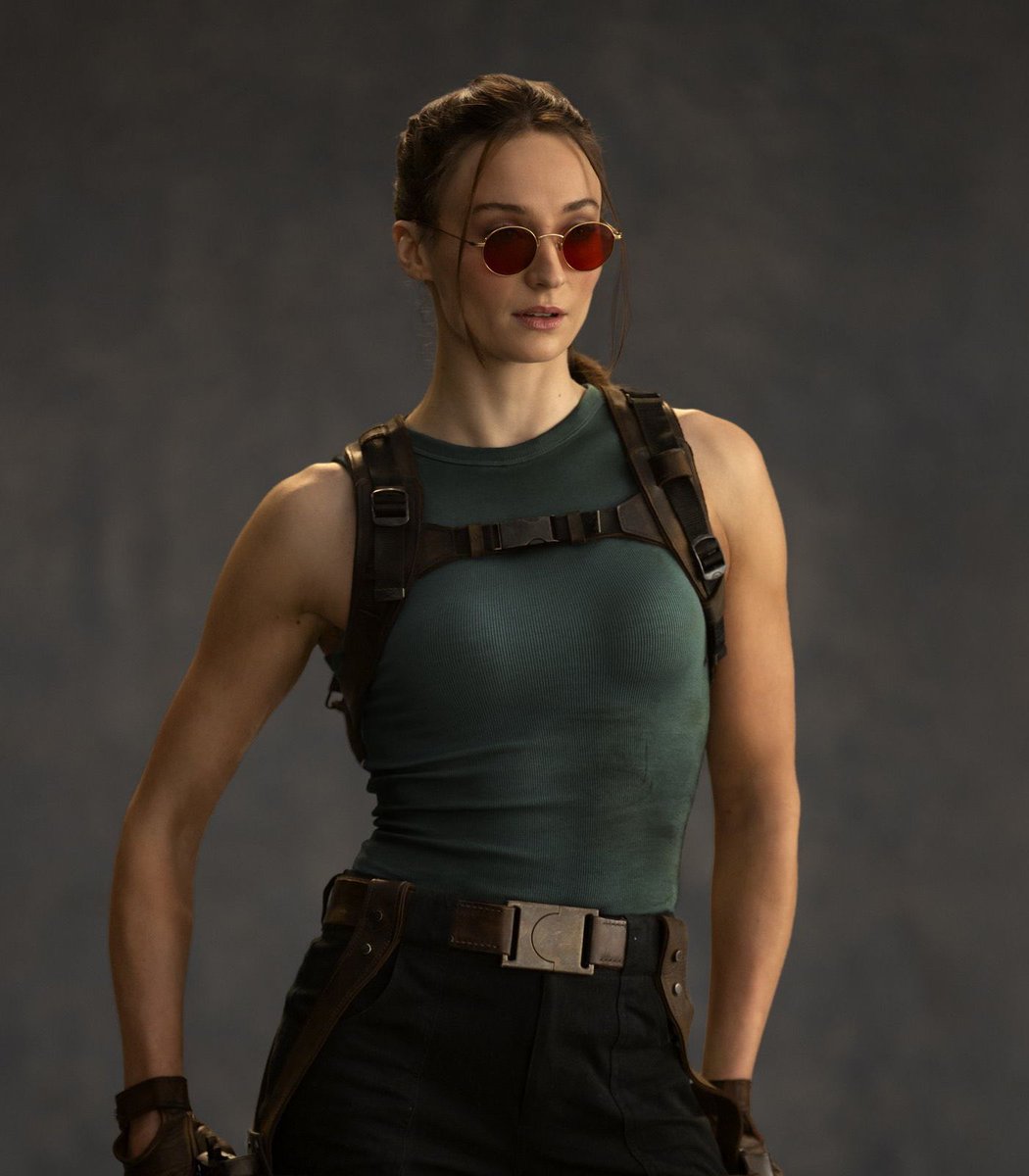 Dexerto's tweet image. First look at Sophie Turner as Lara Croft