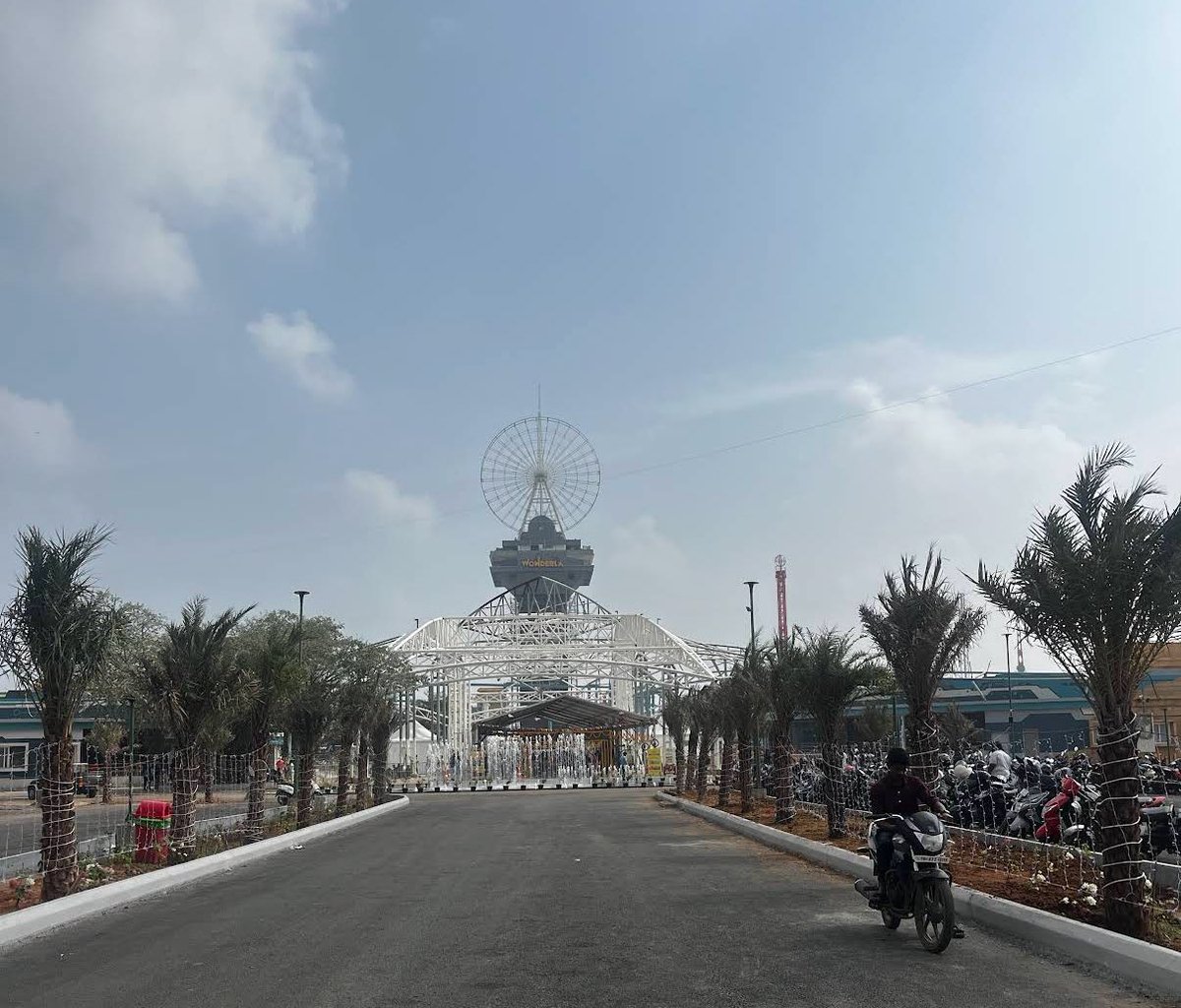 UpdatesChennai's tweet image. Work on the signature Ferris Wheel on top on a tower which is a feature of every Wonderla Theme Park is underway in Chennai... #Wonderla #Chennai 🎡