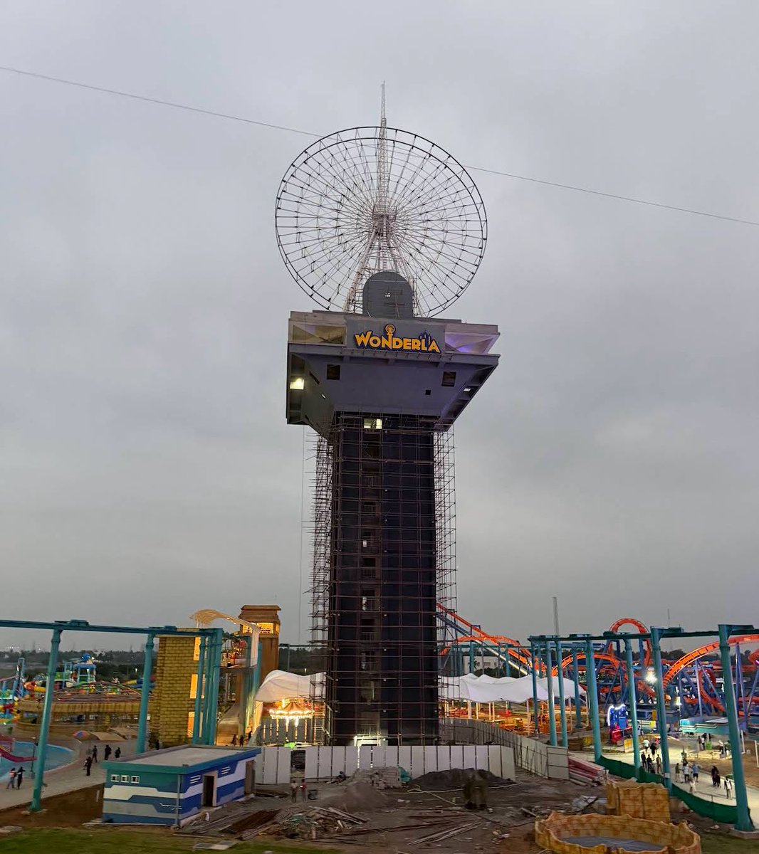 UpdatesChennai's tweet image. Work on the signature Ferris Wheel on top on a tower which is a feature of every Wonderla Theme Park is underway in Chennai... #Wonderla #Chennai 🎡