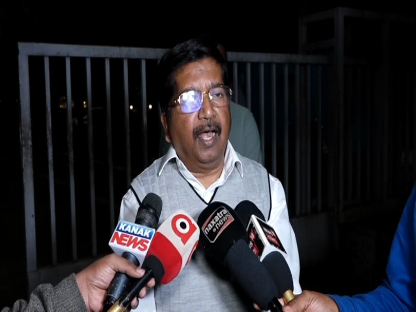 otvkhabar's tweet photo. #ବିଶ୍ବାସଘାତକଙ୍କୁ_ଦଳରେ_ସ୍ଥାନ_ନାହିଁ: ଅତନୁ
-୨ ବିଧାୟକଙ୍କୁ ନିଲମ୍ବନ ସ୍ବାଗତଯୋଗ୍ୟ କହିଲେ ଅତନୁ ସବ୍ୟସାଚୀ ନାୟକ
-‘ଦୁର୍ନୀତିଗ୍ରସ୍ତ ଓ ବିଶ୍ବାସଘାତକଙ୍କୁ ଦଳରେ ସ୍ଥାନ ନାହିଁ’
-‘ବିଜେଡି ଶୃଙ୍ଖଳିତ ଦଳ, କମ୍ପରମାଇଜ୍‌ ପ୍ରଶ୍ନ ଉଠୁ ନାହିଁ’
#AtanuSabyasachi #BjD #MLA #Suspended #AntiPartyActivity #Odisha #OTV https://t.co/V2OxXsST5X
