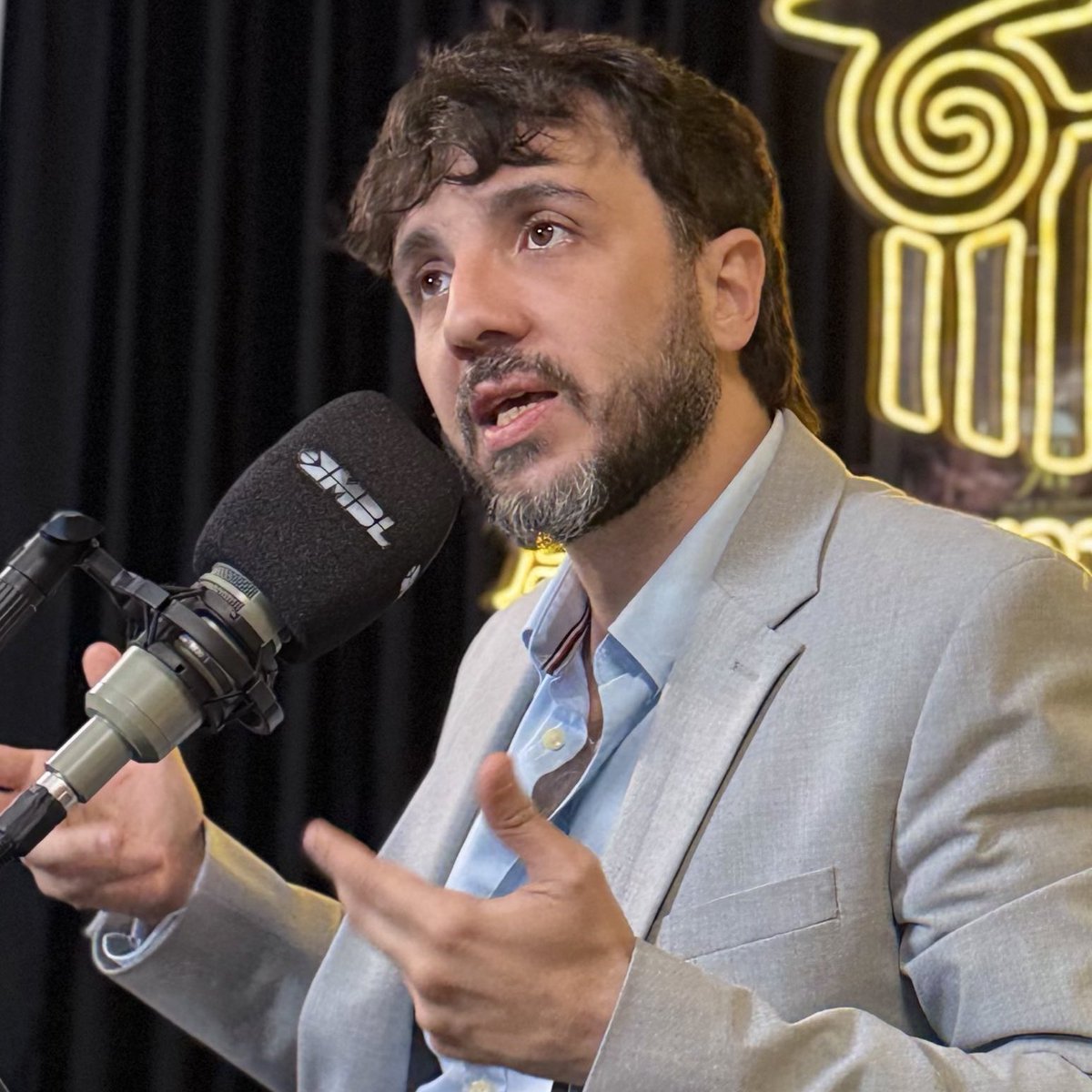 republiqueBRA's tweet image. ⚖️ 💥 Pré-candidato à Presidência, Renan Santos entra com representação na PGR contra a governadora Raquel Lyra, de Pernambuco, responsabilizando-a pela infiltração do crime organizado em um presídio desativado do estado; foram encontradas anotações indicando atuação do Comando…