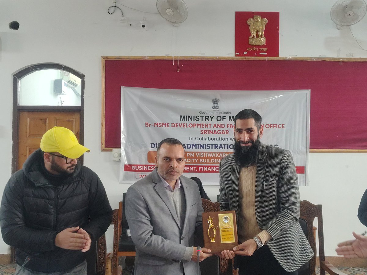 The PM Vishwakarma Awareness Programme held in witnessed participation of over 250 artisans. The aim of the programme was to provide marketing and business management training to traditional artisans.