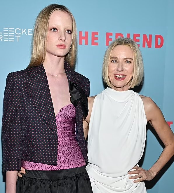 Oli London tweet media