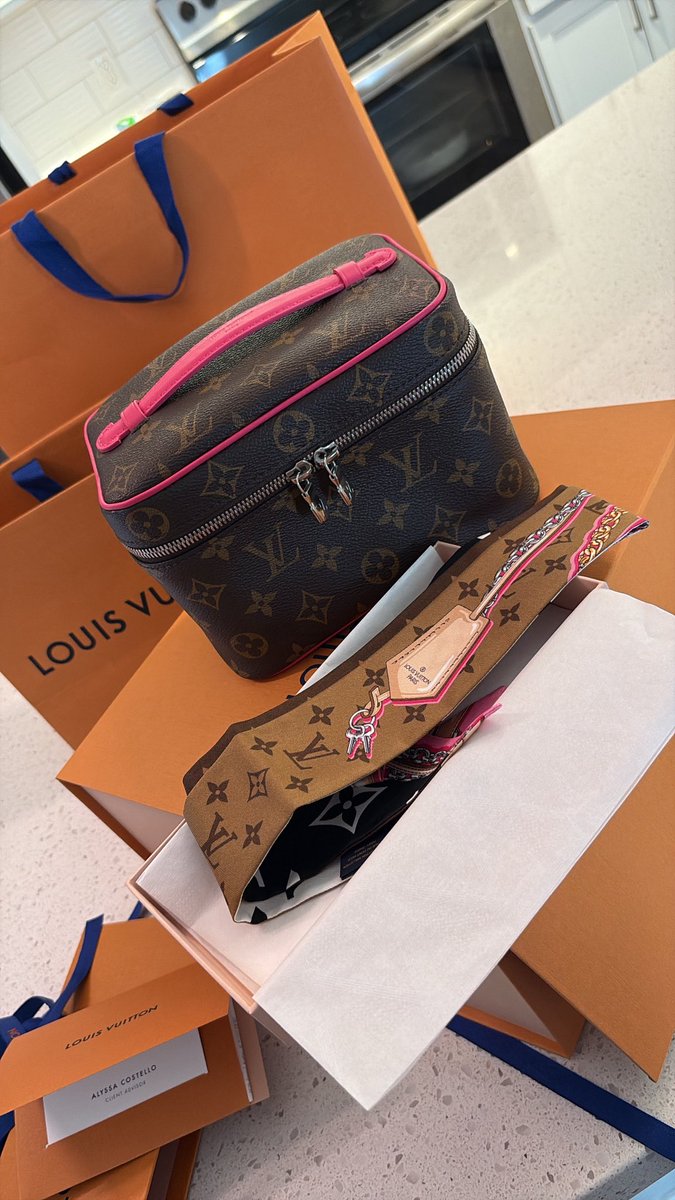 early birthday gift from me too me 💕🎀🥰