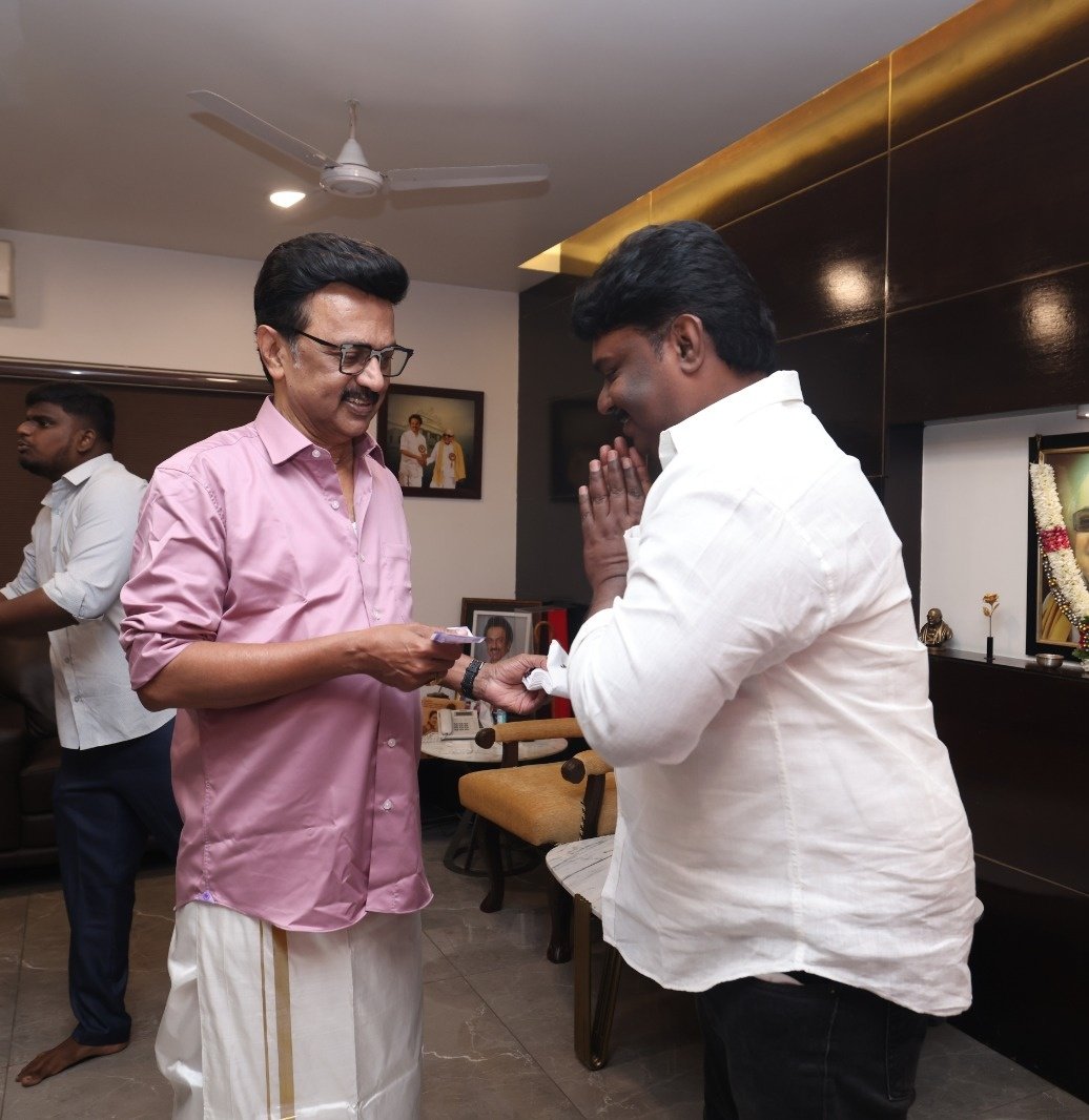Tenkasi_ExMP's tweet photo. திராவிட தளபதியை சந்தித்து தமிழர் திருநாள் வாழ்த்துக்கள் பெற்றபோது.... https://t.co/YHVGhOap8e