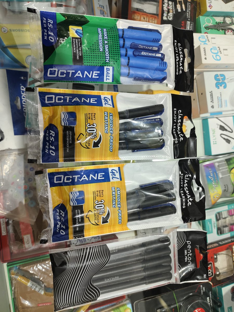 Dipesh1523's tweet photo. @JioMart_Support I have received other product then I ordered, and pens are missing in the 2 packet, and one different company pen is delivered https://t.co/ShJZwYC8NB