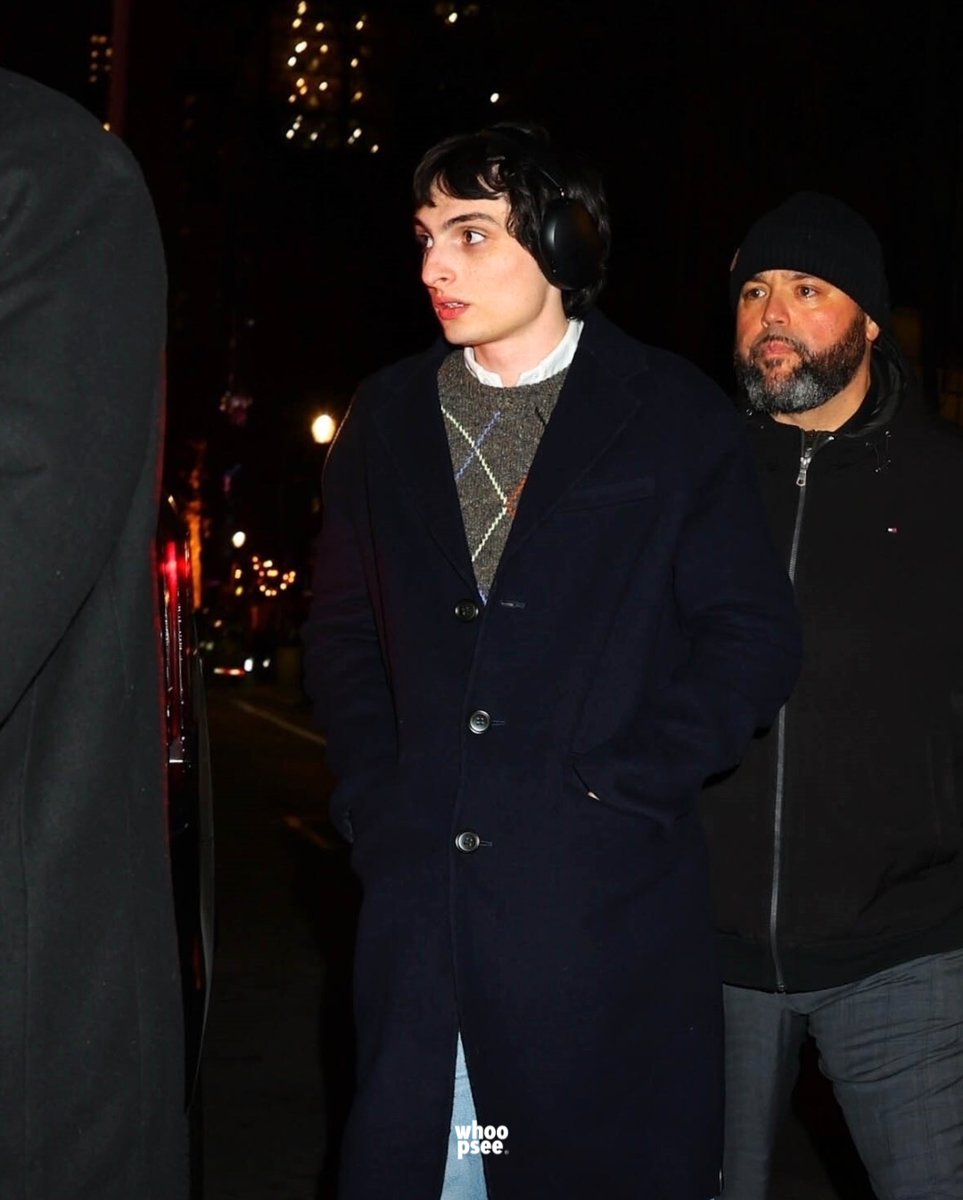 fwolfhardupdate's tweet photo. Finn Wolfhard arriving at Lattanzi for the SNL dinner in New York City

2/2

📸: blayzenphotos via Instagram https://t.co/PLSwmdI3fp