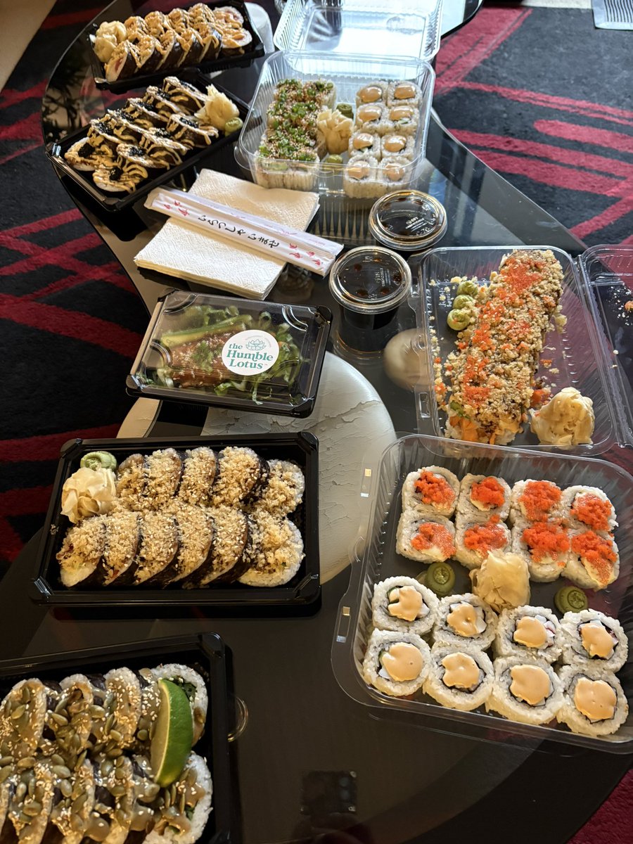 rosecoraperry's tweet photo. With all of this snow ❄️ I think I’m gonna go into a #sushicoma to #hibernate for the rest of this damn #canadianwinter Thanks @humblelotus 4 catering our amazing #sushiparty this past wknd. #sushi #bestsushiintown #idreamofsushi #welovesushi #sushiislife #sushifan https://t.co/oIQUyxnl6Z