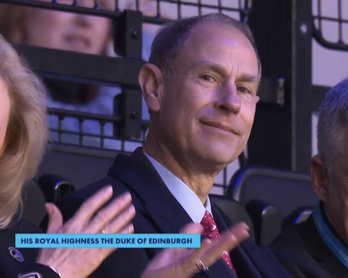 junandot's tweet image. the concept of the duke of edinburgh watching tomas llorenc in rural sheffield