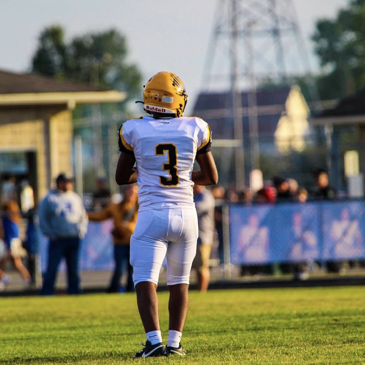 CoachTOJr's tweet photo. 🚨Senior Spotlight🚨
Mouloukou Kaba
@mouloukou_ 
Class of 2026
5’9 170 CB
https://t.co/gbqWHoiYwn

38 Tkls
4 Tfl
2 Sacks
1 Interception
10 PBUs

Honorable Mention AlI CBL
Offers: OWU

Coaches he’s a solid DB,a lot of upside to him. Still on the board , TAP IN‼️ https://t.co/rtX9R5u7IL