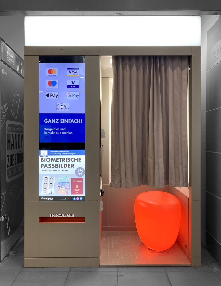 ReciklerkoCans's tweet image. An old-school photo booth 
in a metro station, blending retro design with a modern touchscreen and seamless contactless payment.

istockphoto.com/portfolio/Pand…

#PhotoBooth #RetroTech #istockphoto #editorial #mockup #MetroStation #TouchScreen #gettyimages #Contactless #vendingbussines