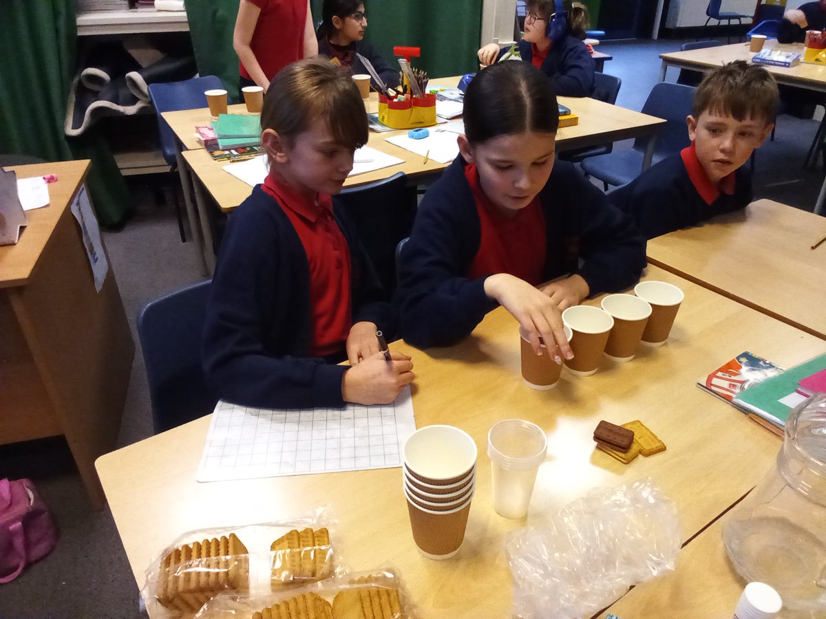 WBJYear5's tweet image. Today we are investigating which biscuit is the best for dunking in tea! #wbjsscience @HarbourLearning @WBJJuniorSchool