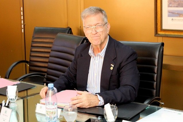 MConurbasic's tweet image. Este es Diego Luis Aduriz Caputo, primo de Toto Caputo.
Va a cobrar $20 MILLONES por mes DE LA NUESTRA como director del ente binacional YACYRETÁ.

¿Qué es lo que iba a pasar con LA CASTA?