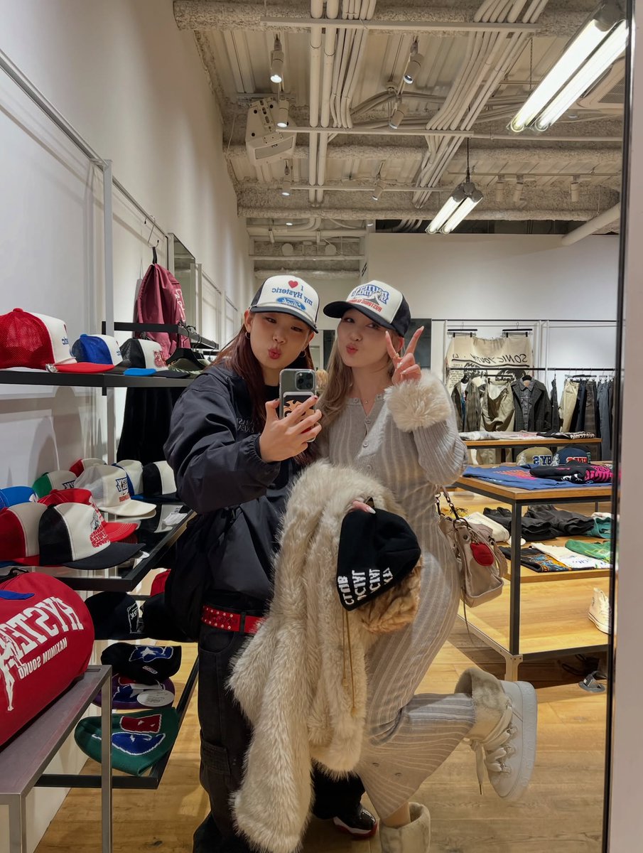 ash-b pics tweet media