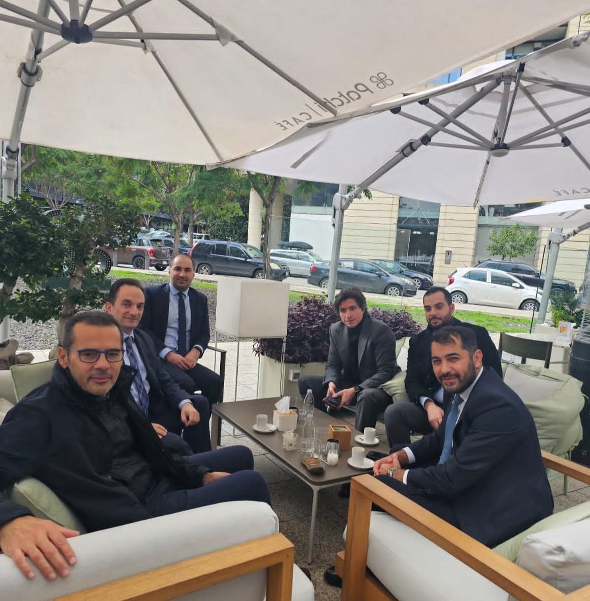 أكدت خلال لقاء جمعني بعدد من الملحقين الاقتصاديين على دعمنا لعملهم ودورهم في تفعيل التعاون الاقتصادي والتبادل التجاري بين #لبنان ودول العالم متمنيا أن يساهم مشروع نقل ملاك الملحقين الاقتصاديين من وزارة الخارجية إلى وزارة الاقتصاد إلى تفعيل دورهم المحوري في دعم الاقتصاد الوطني.