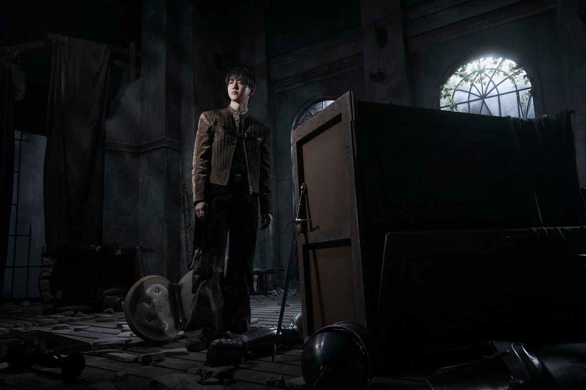 weareoneEXO's tweet image. 'Crown' Teaser Image 02

EXO 엑소 The 8th Album 【REVERXE】
➫ 2026.01.19 6PM (KST)

💿Pre-order&amp;amp;save&amp;amp;add
EXO.lnk.to/REVERXE

#EXO #엑소 #weareoneEXO 
#Crown #EXO_Crown
#REVERXE