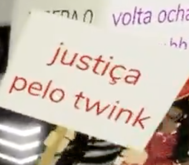 OutBeck's tweet image. o roblox é team july fio dental