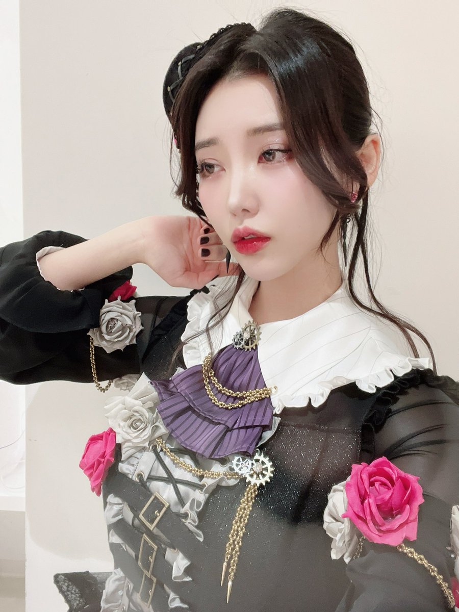 明日は大阪追加公演！楽しみ。 おやすみなさい🌹 #Neuweltfahrt