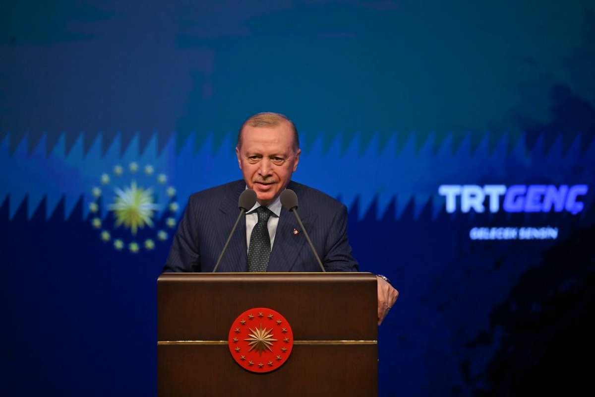 zahidsobaci's tweet image. Türkiye'nin en genç kanalı #TRTGenç'in açılış etkinliğini, Cumhurbaşkanımız Sayın @RTErdogan'ın himayelerinde gerçekleştirdik.

#GelecekSensin mottosuyla, ülkemizin gençlik vizyonunu yayıncılık alanına taşıyan @trtgencresmi, milletimize ve bilhassa gençlerimize hayırlı olsun.