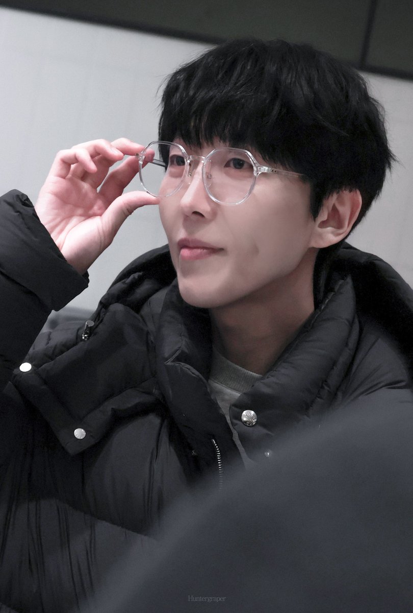 huntergraper's tweet image. 260115 뮤지컬 어쩌면 해피엔딩 퇴근길

올리버 役 | #김재범 ≽^⎚˕⎚^≼