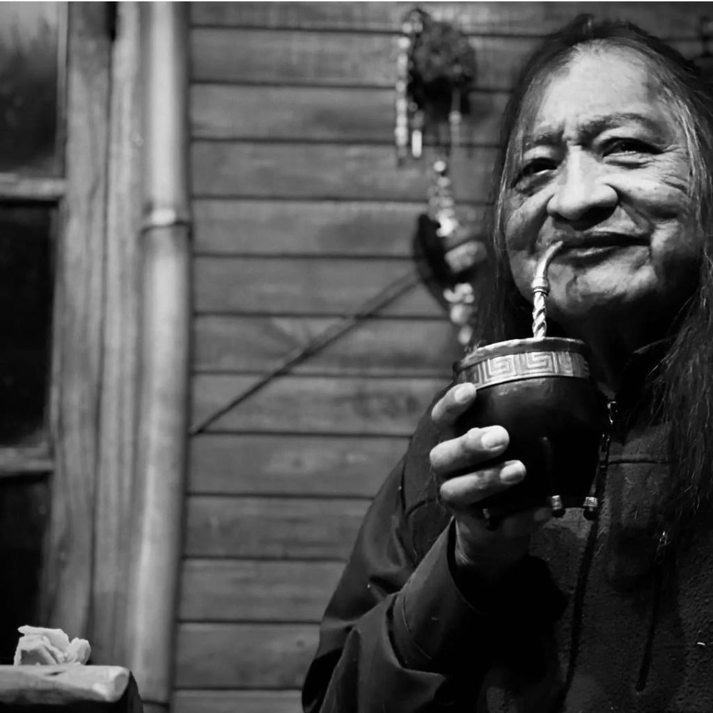 valeroseba's tweet image. Murió Rubén Patagonia. Tenía 69 años y estaba internado en Comodoro Rivadavia. Rubén Chauque nació en 1956 y con su arte se convirtió en un referente de la Patagonia, musical y culturalmente emblemático. Tocó con todos, grabó con muchos, siempre muy querido.