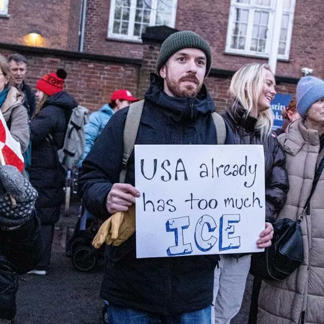 AlbertoLetizia2's tweet image. "Gli Usa hanno già troppo ghiaccio". Come riassumere in un geniale gioco di parole tutta la politica criminale di Trump su Groenlandia e ICE