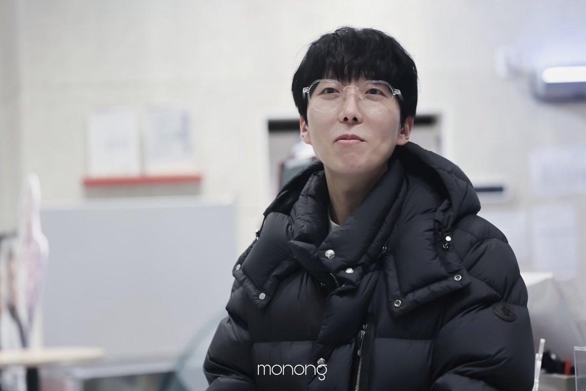 MN___etc's tweet image. 260115 뮤지컬 어쩌면해피엔딩 밤공 #김재범 배우님 퇴근길