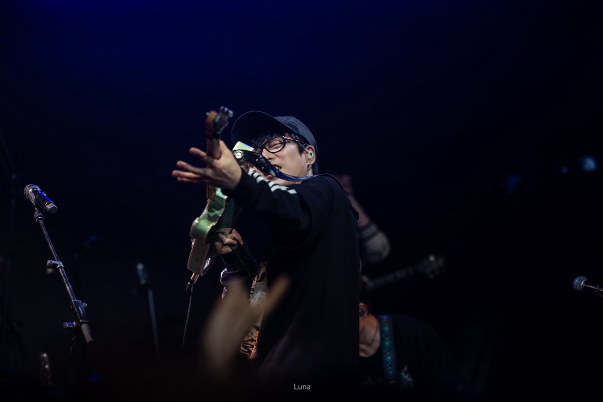 진짜 이게 몇년만🥹
20260115 너트30 크라잉넛 with 국카스텐
#국카스텐 #하현우