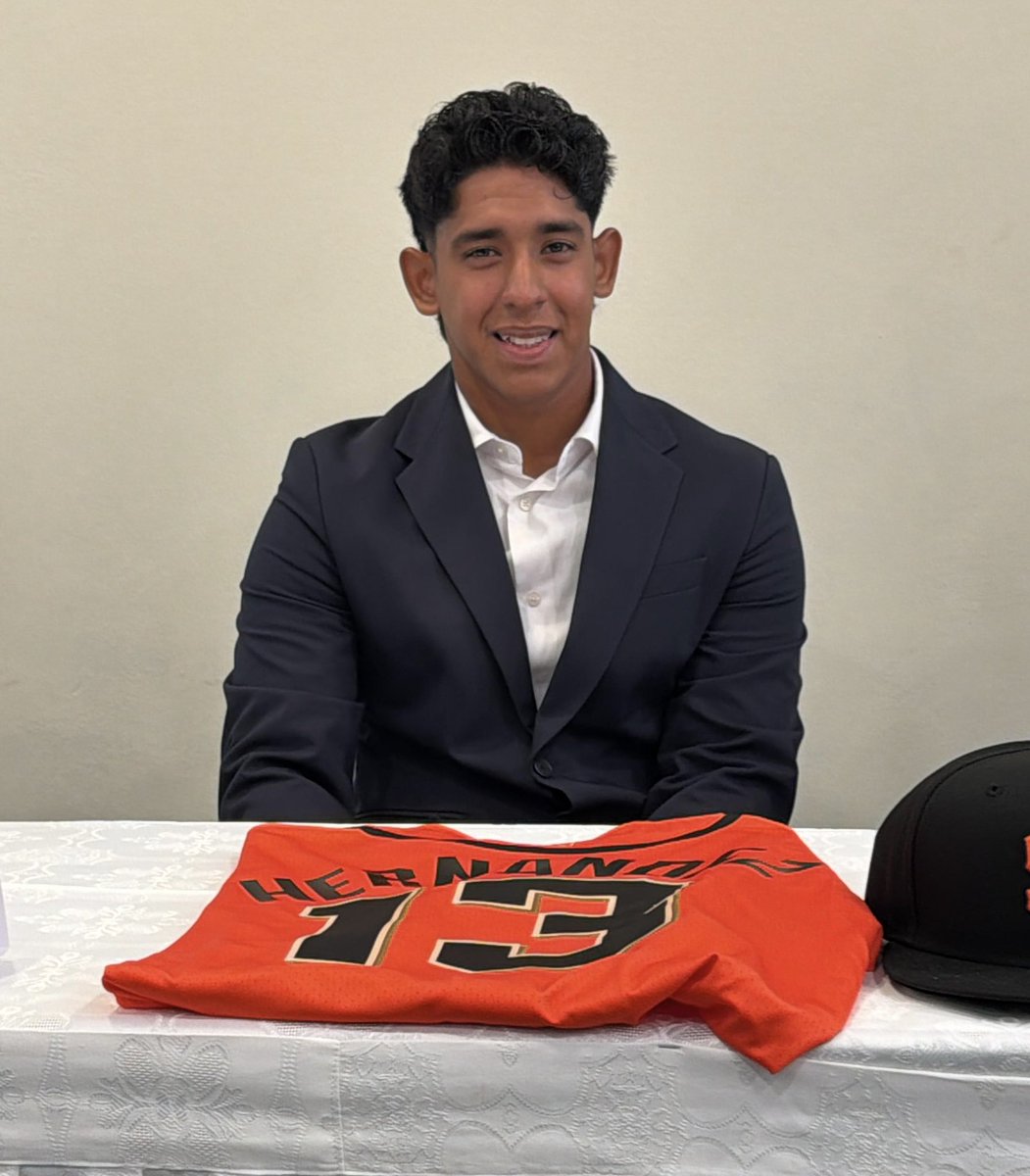 BenBadler's tweet photo. The San Francisco Giants sign Venezuelan shortstop Luis Hernandez for $5 million. The top bonus in the 2026 international class. https://t.co/3UmBK5q7QJ