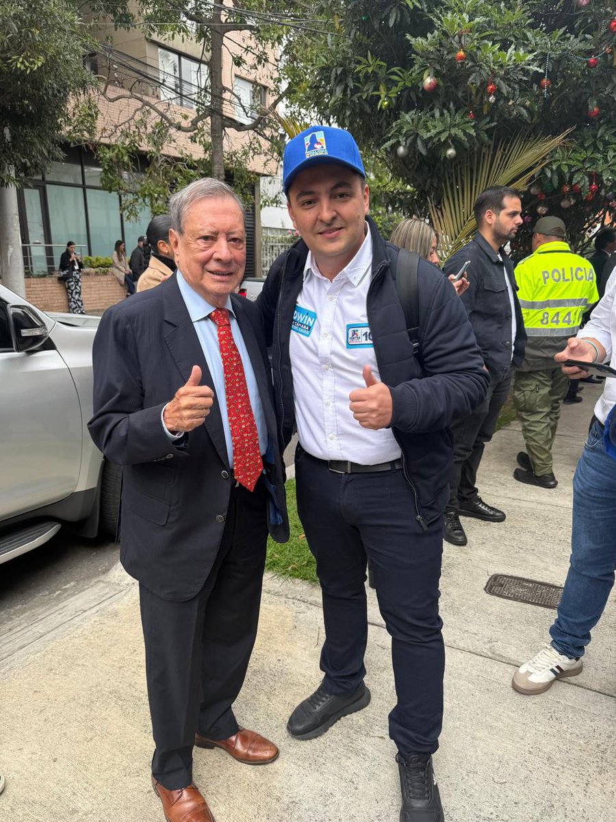"¡Gracias <a href="/marioherzam/">Mario Hernandez</a> por tu entrega y apoyo constante! Empresarios de Colombia: unidos somos imparables para sacar adelante a la nación. ¡Sigamos sumando, trabajando y votando por el cambio real! 💼🇨🇴 #PorUnMejorColombia"