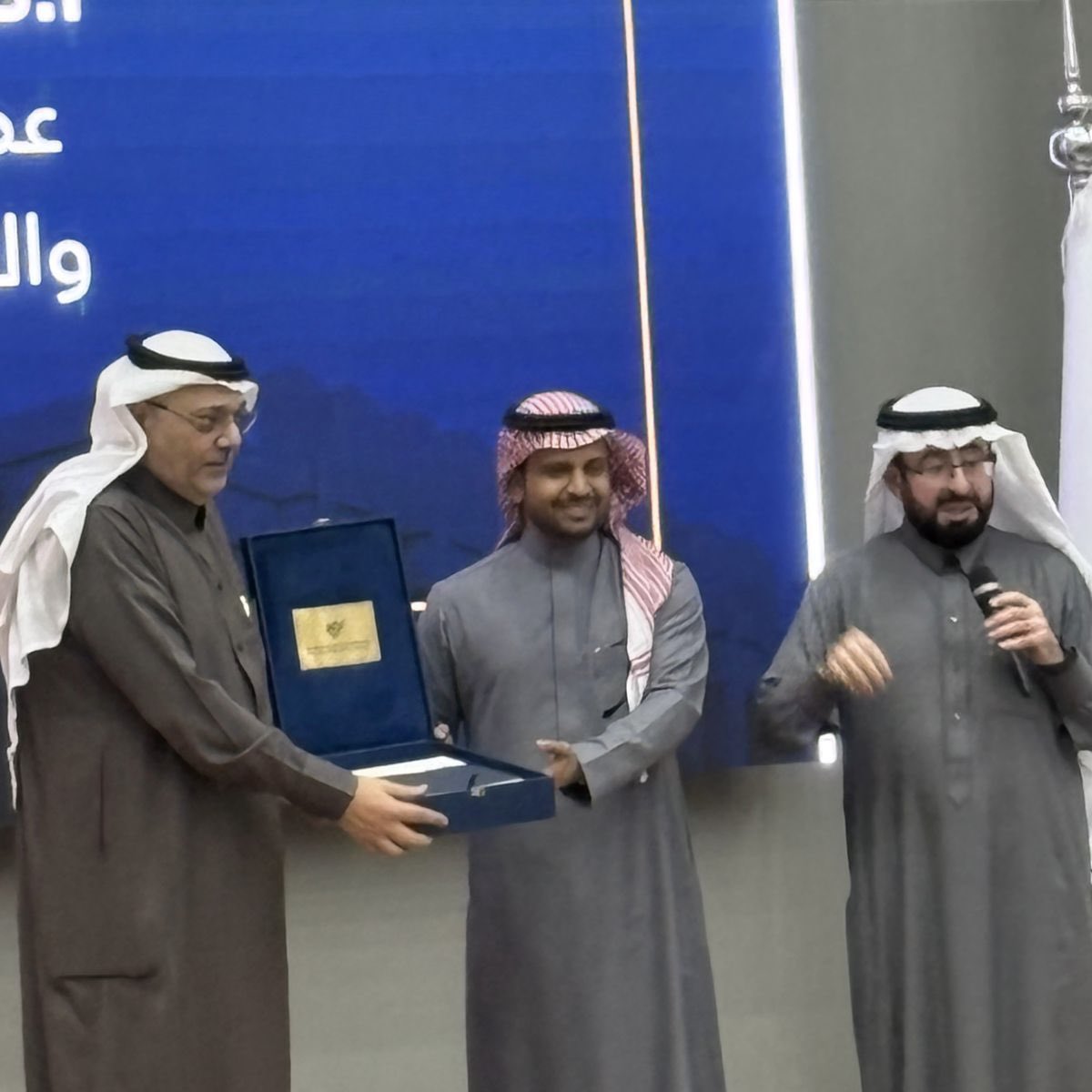 سعدت بالمشاركة في ملتقى "جودة البرامج الأكاديمية" في #جامعة_الإمام_عبدالرحمن_بن_فيصل 
حول التخطيط التشغيلي وإغلاق دائرة الجودة. ناقش الملتقى تحديات المواءمة مع المتطلبات الناشئة والمؤشرات الأكاديمية، بالإضافة إلى تعزيز الاستدامة وثقافة الجودة المؤسسية وأدوار القادة الأكاديميين