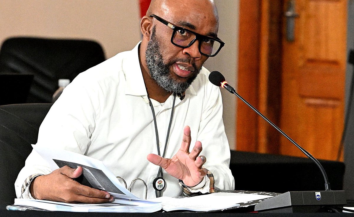 ZizinjaAbelungu's tweet image. Cat Matlala lied in Court and in the Adhoc Committee as alleged to have and used a fraudulent Eswatini identity documention addition to his South African ID. The Eswatini Home affiars has confirmed and the official who procured this Fraudulent ID to Cat Matlala is arrested 🙌🏾🙌🏾🙌🏾…