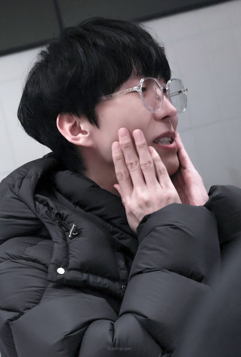 huntergraper's tweet image. 260115 뮤지컬 어쩌면 해피엔딩 퇴근길

올리버 役 | #김재범