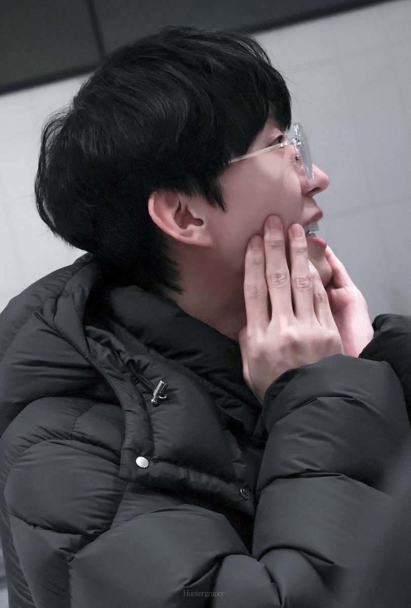 huntergraper's tweet image. 260115 뮤지컬 어쩌면 해피엔딩 퇴근길

올리버 役 | #김재범