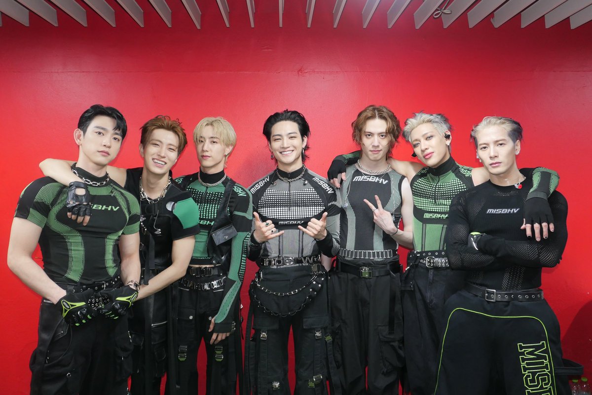 palmysmoothie's tweet image. — 12 years with GOT7 💚
my youth is yours
still proud to be IGOT7 🐥🪺

12 ปีกับบ้านหลังนี้ที่ชื่อว่า GOT7
พวกเค้าคือความรัก คือความทรงจำที่งดงาม
ภูมิใจเสมอที่เป็นอากาเซ
ขอบคุณที่เป็น GOT7 ให้เราได้รักนะคะ :)

GOT7 12TH ANNIVERSARY
#12YearsAndStillWithGOT7
#12년이지나도_갓세븐