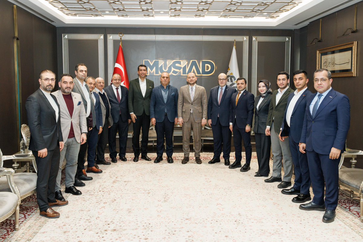 Genel Başkanımız Hasan Göksu ve Yönetim Kurulu Üyelerimiz, MÜSİAD Genel Başkanı Sayın Burhan Özdemir’i ziyaret etti. Ziyaret sırasında hemşerilerimiz MÜSİAD Yönetim Kurulu Üyesi Yunus Kartal, Cumhurbaşkanlığı Sosyal ve Gençlik Politikaları Kurulu Üyesi Abdulkadir Özbek ile ÇİĞDER