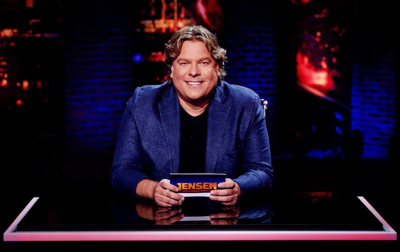 Nederland verliest GROOT Radio Icoon. Robert Jensen op 52 jarige leeftijd overleden aan n hartaanval. Jensen was een échte DJ in alle begrippen. Hij was een échte Radio man, puur, eerlijk, authentiek en altijd opzoek naar de waarheid. Geen nepper. Topper NL gaat je missen!!