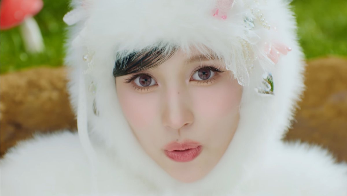jeongmihyocchan's tweet photo. うさぎミナさんが可愛すぎて先に進めないMV https://t.co/t09Bqrht9Y