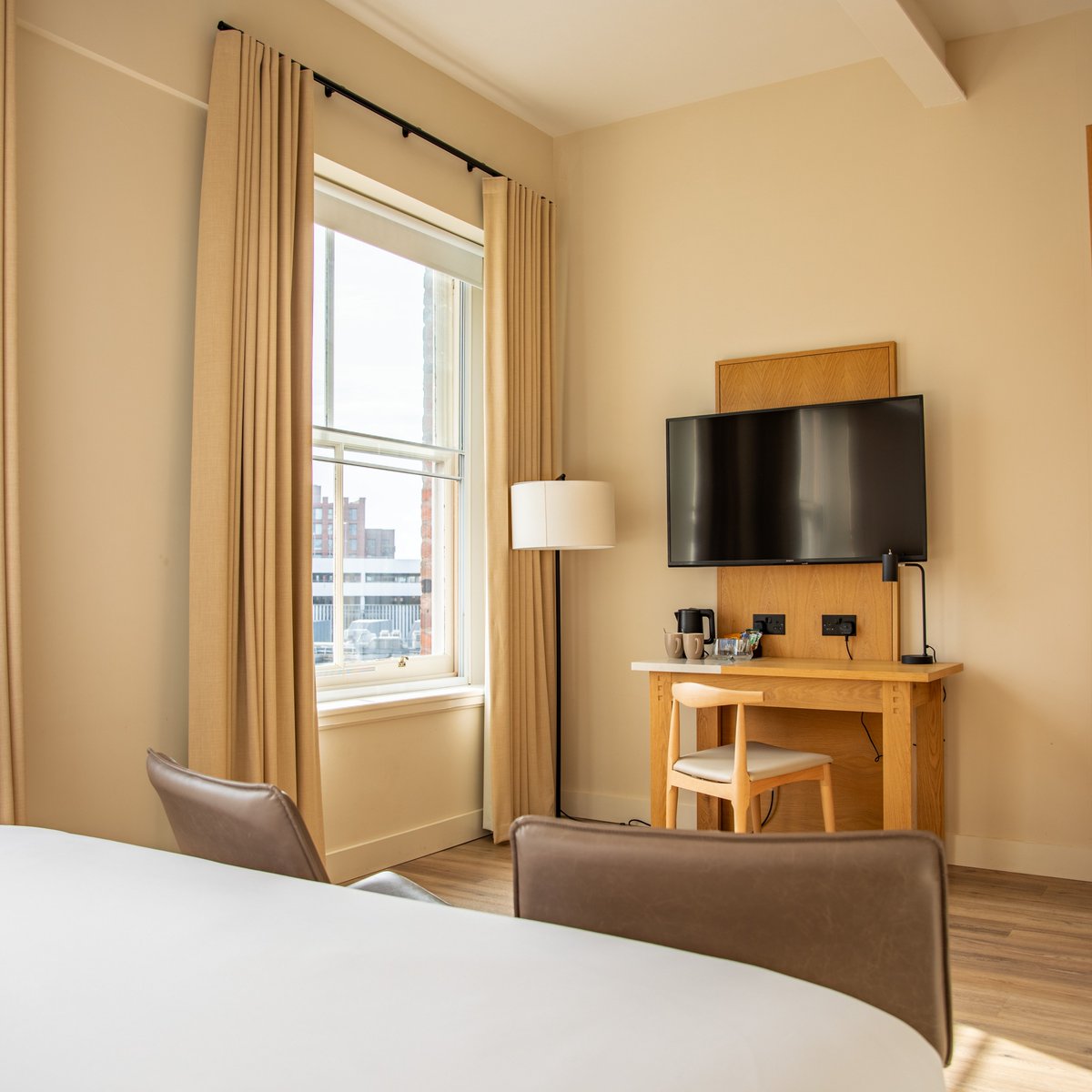 schoollanehotel's tweet photo. Turn your getaway into a long weekend!
Enjoy 15% off when you stay two nights, or 20% off when you stay three.
The more you stay, the more you save.
Book a stay - https://t.co/VhgZgqDB0Y
#SchoolLaneHotel #LiverpoolONE https://t.co/fb5eaF49RT
