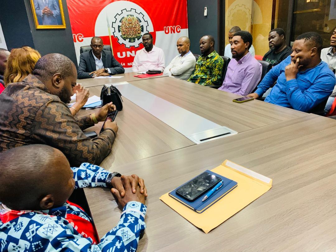 ToussaintM24492's tweet photo. La  tenue effective ce mer 14 jan sous houlette du 1er Vice-président @RemyBongungu une réunion du Bureau de la FNJ élargie aux  Coordonnateurs et Chefs de départements.Après présentation des vœux, le 1er VP des Jeunes a promis une rencontre avec la jeunesse de l'UNC...
@Vital K https://t.co/b9wNwn2hMZ