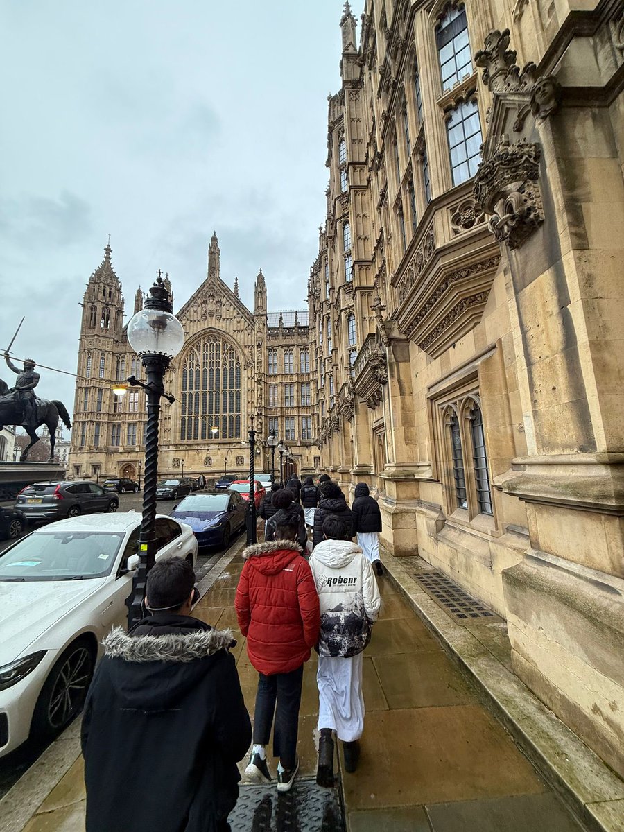 edenboysbolton's tweet image. Watching democracy in action! A tour through the houses and our boys had the chance to watch live sessions in the Commons and Lords! #WeAreStar
