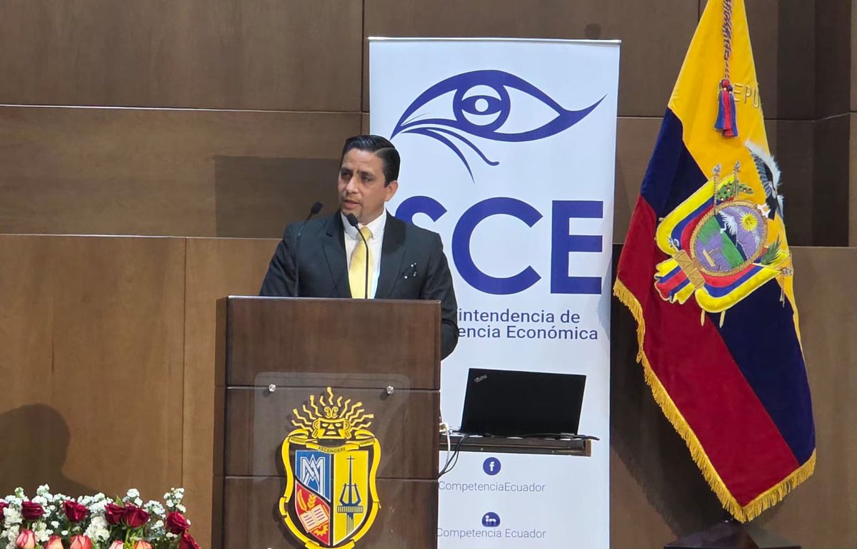 Competencia_Ec's tweet image. El I Congreso Internacional de Emprendimiento y Competencia Económica fue inaugurado con la por el Intendente General Técnico de la #SCE, @DavidSegovia76, en representación del superintendente @HansEhmig_SCE y habló de la importanica de la competencia económica.