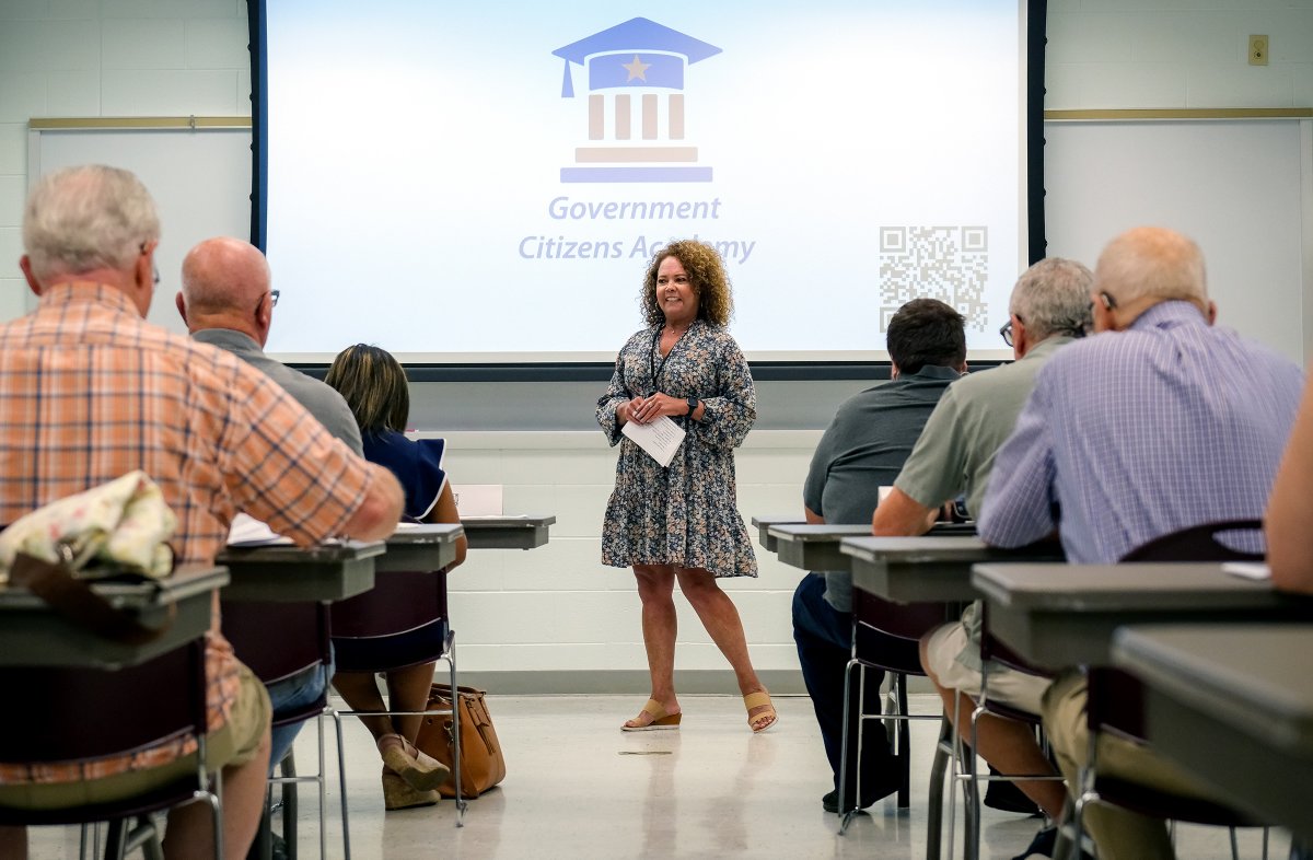 ChesterfieldVa's tweet image. Registration is now open for the Spring 2026 Government Citizens Academy, an interactive experience where residents learn directly from county staff, leadership, and Board of Supervisors members. 

Learn more: bit.ly/4qXYqi8

#ChesterfieldCounty #Cfield #CommunityLeaders